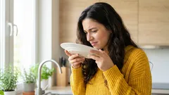 Proč vám doma smrdí kuchyně, i když je uklizeno: 5 míst, která většina lidí nečistí