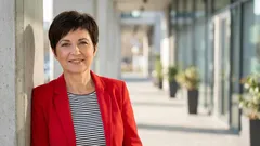 Jak nosit riskantní barvy: 3 stylingové triky, jak vypadat odvážně, aniž byste zničili outfit